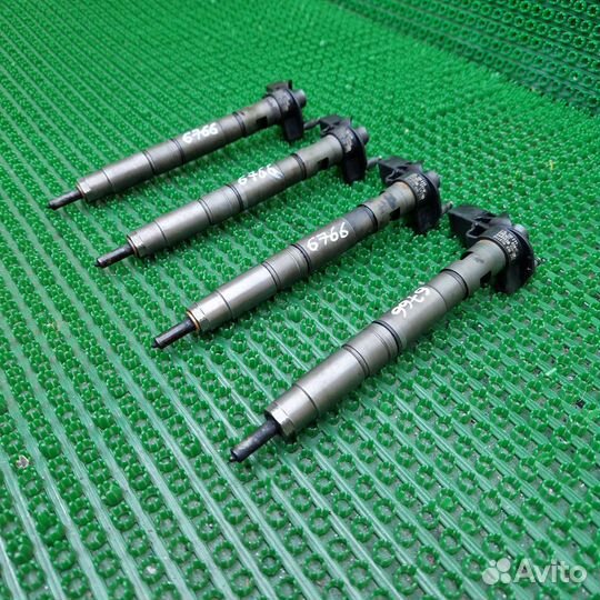 Форсунка топливная Volkswagen Tiguan 5N1 2008