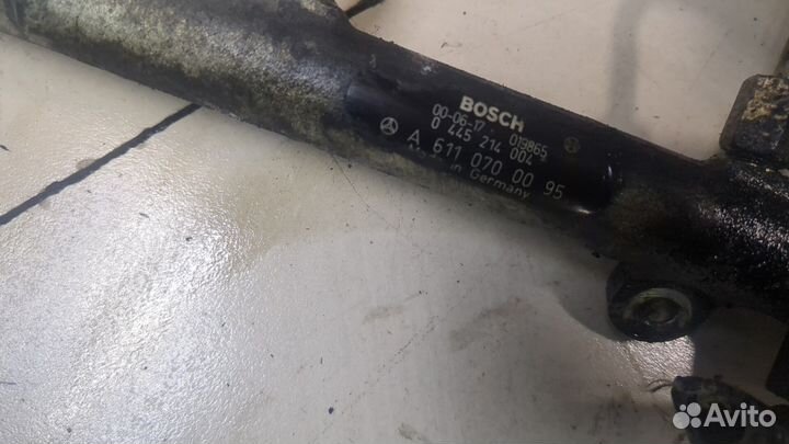 Рампа топливная Mercedes Vito W638, 2000