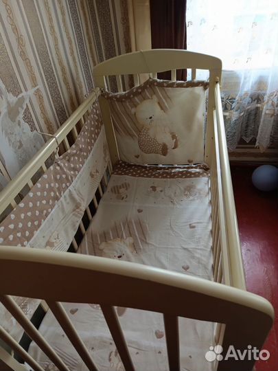Детская кроватка с маятником и ящиком бу