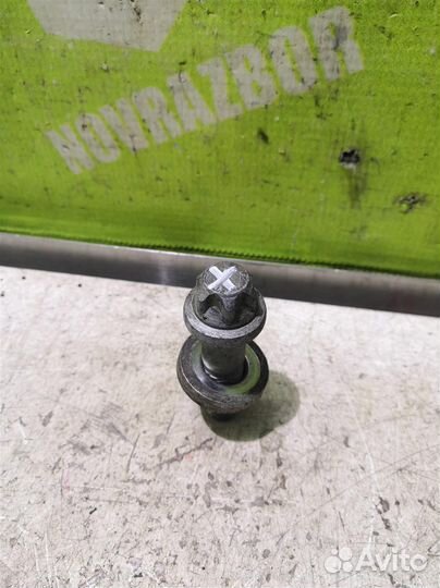 Болт коленвала Митсубиси Лансер 10