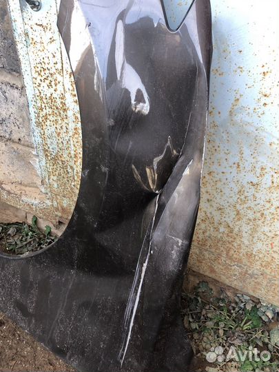 Крыло переднее левое