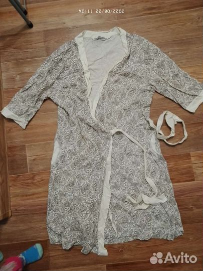 Халат и ночнушка, два бюстгальтера