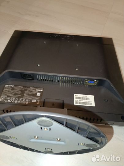 Монитор Philips