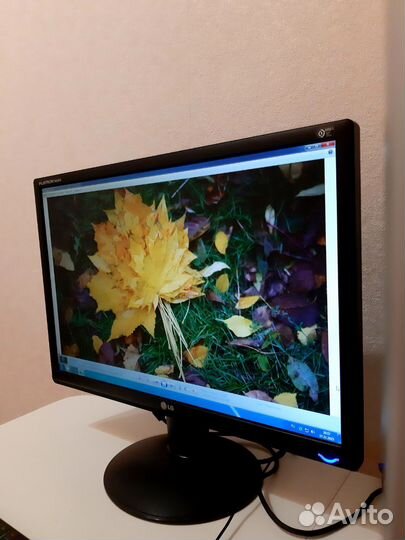 Монитор LG Flatron 22'