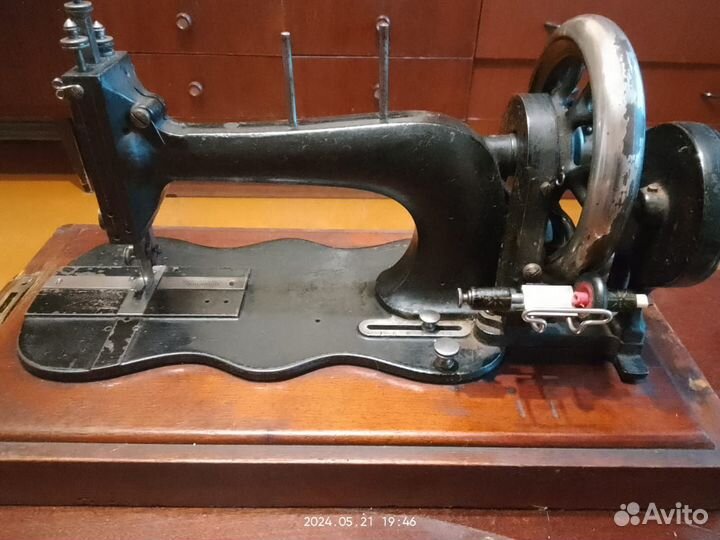 Швейная машина karlsruhe антикварная