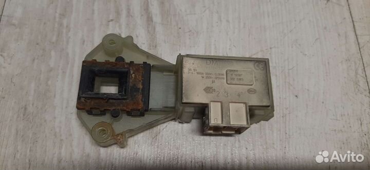 Устройство блокировки люка Indesit DM 066 C002973