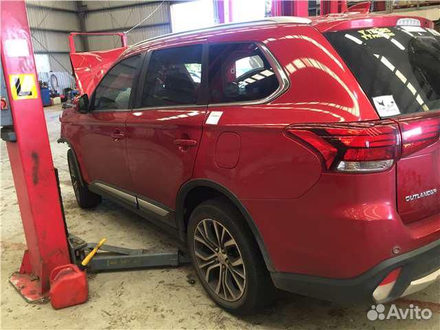 Задняя левая четверть Mitsubishi Outlander 3