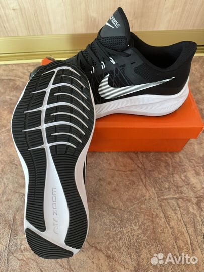 Кроссовки новые Nike Zoom Winflo 39 р