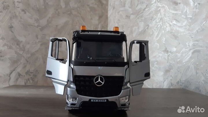 Машинка на радиоуправлении