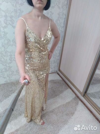 Платье золотое в пайетках