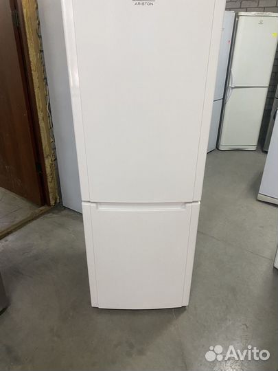 Холодильник Hotpoint Ariston 2.камеры / 185cm