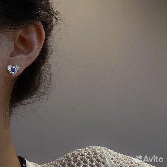 Колье из жемчуга с красным сердцем