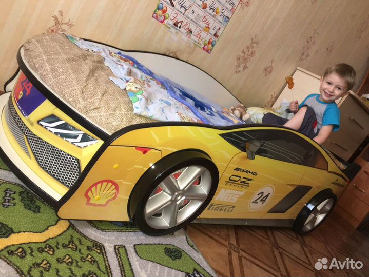 Кровать машина