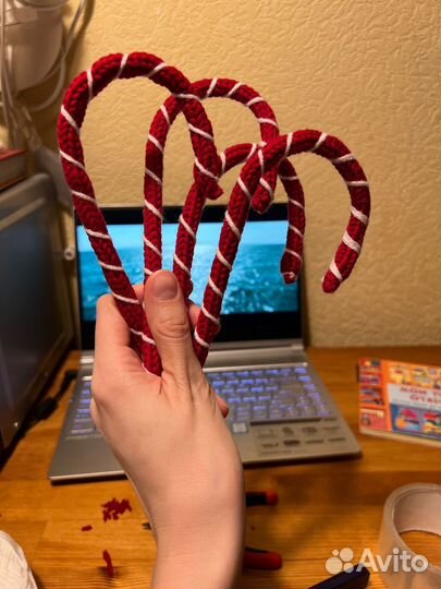 Новогодние украшения из вязаного шнура