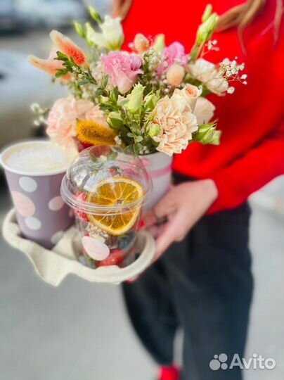 Клубника в шоколаде в стакане / Сцветами