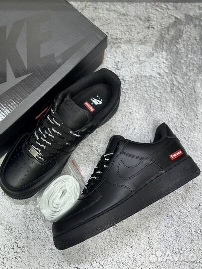 Nike Air Force 1 x Supreme