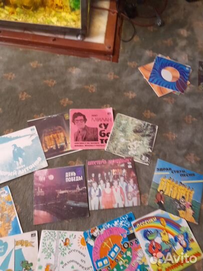 Грампластинки коробкой