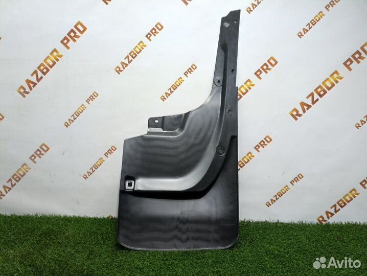 Брызговик задний левый Toyota Land Cruiser J200