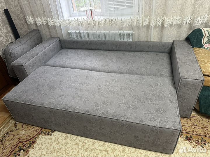 Диван выдвижной отличного состояния