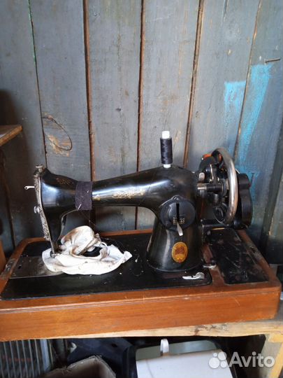 Швейная машина Подольск ручная