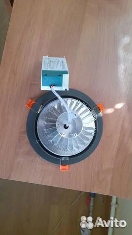 Светильник уличный и внутренний