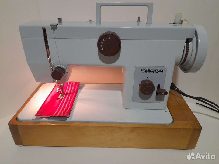 Швейная машина Чайка 134А
