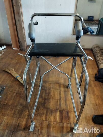 Ходунки новые на колесах для инвалидов