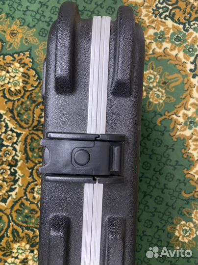 Кейс для бас-гитары SKB 44 Bass Rectangular Case