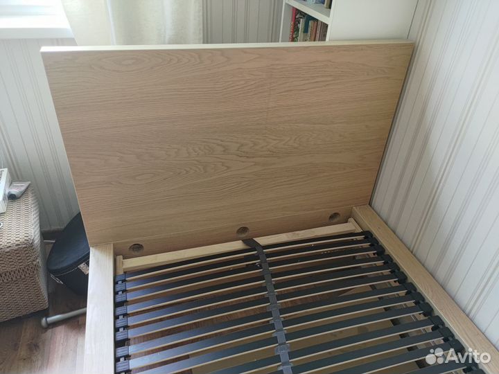 Кровать односпальная IKEA Malm 90x200