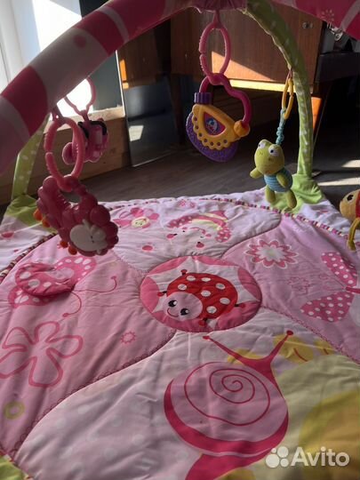 Развивающий детский коврик с игрушками