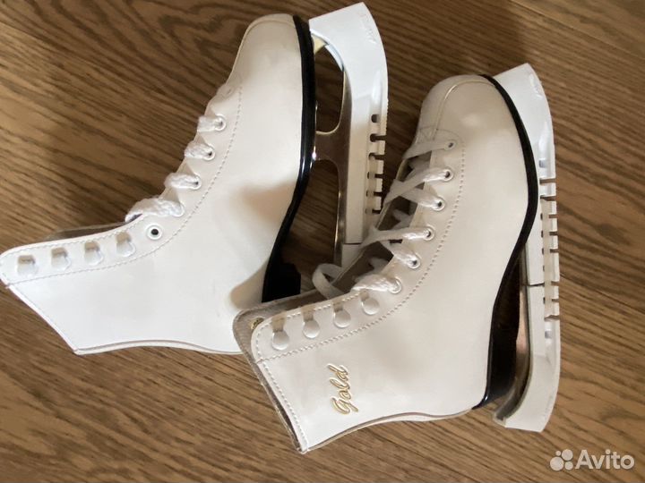 Коньки фигурные Gold 35 р