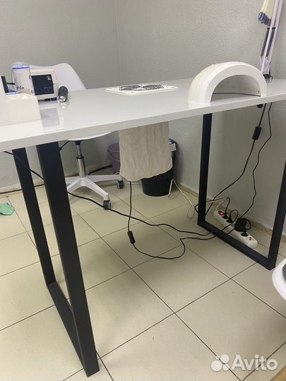 Маникюрный стол с пылесосом