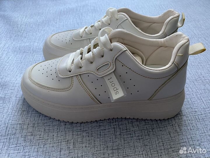 Кроссовки женские 37 размер