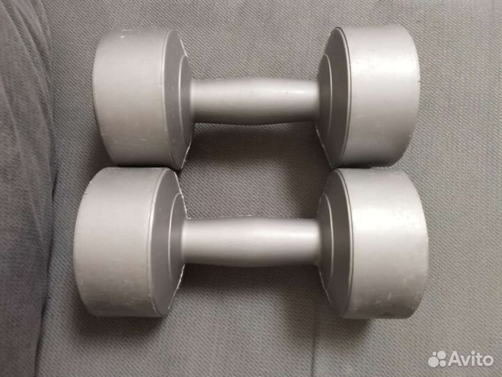 Гантели по 1,5-2 кг