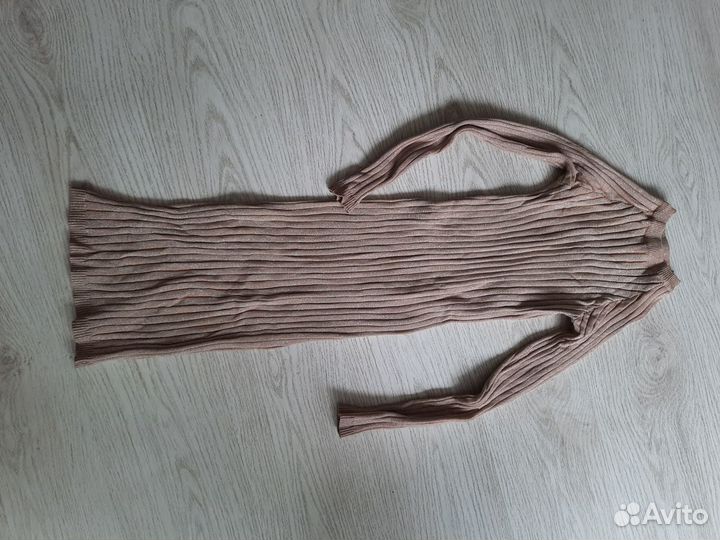 Женские платья 42р много