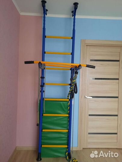 Шведская стенка с турником