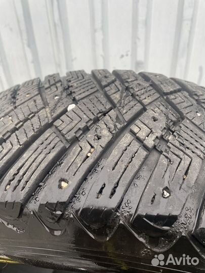 Goodyear UltraGrip 245/65 R17 111T