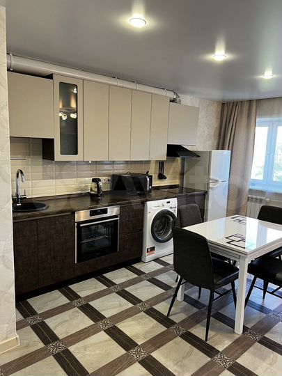 2-к. квартира, 53 м², 8/10 эт.