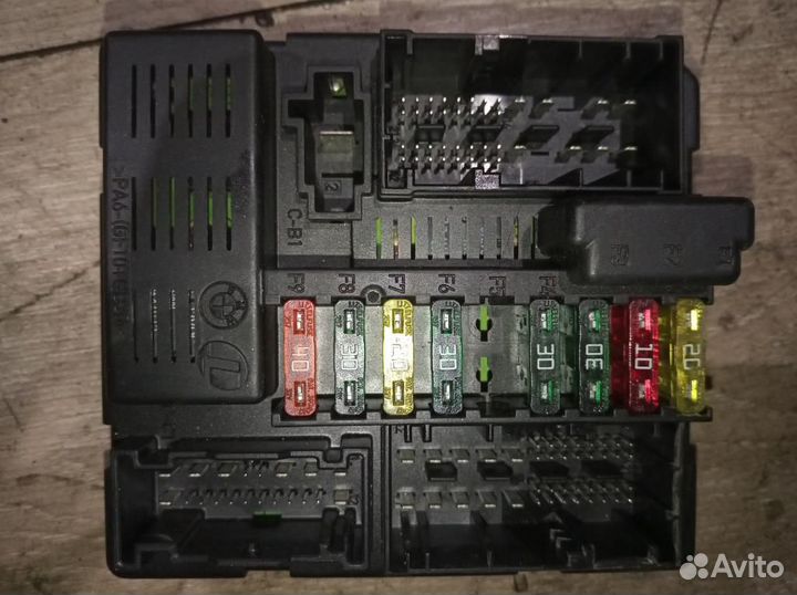 Блок предохранителей BMW X3 E83 рест