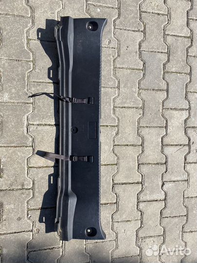 Пластик замка багажника lexus gs от 2012 г GRL 15