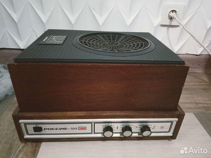 Электрофон, проигрыватель, патефон Россия 323
