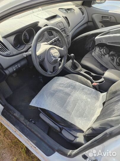 Kia Cerato 1.6 МТ, 2009, битый, 350 000 км