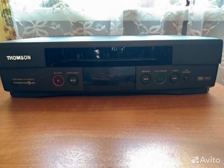 Видеомагнитофон Thomson v1800