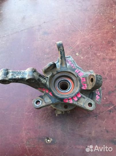 Кулак передний правый Chevrolet Aveo T250 1.2L
