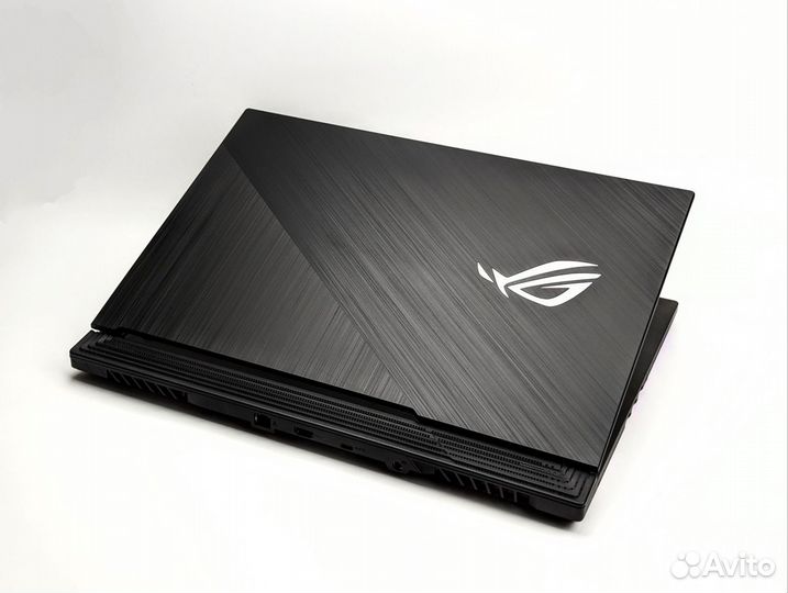 Игровой ноутбук Asus rog strix