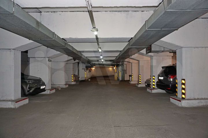 Машиноместо, 18 м²