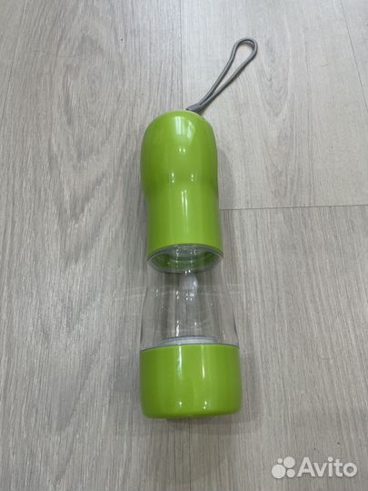 Поилка дорожная для животных с отсеком для корма