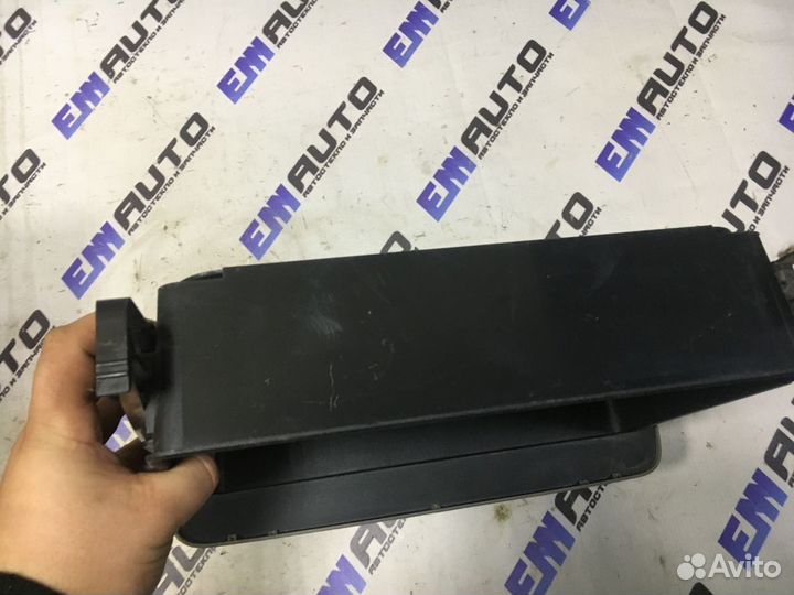 Бардачок под переднее сиденье Рено Сценик 2