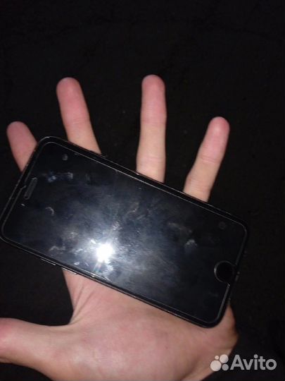 Телефон iPhone 7 32