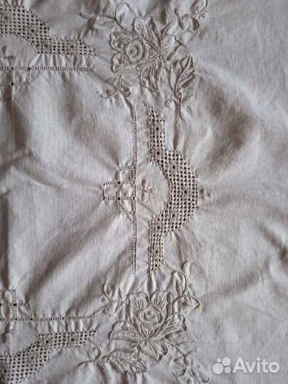 Салфетка с вышивкой